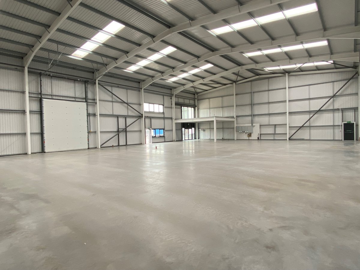Unit 1C/D Cheshire Green

Cloudy site visit this morning but great to see that PC &amp; handover is not far away on Unit 1C. Buyer is doing their own fit out

1D-22,250 sqft available To Let with PC June 22

lnkd.in/eMdPGRpB

#industrial #specbuild #shedlife #Nantwich #Crewe