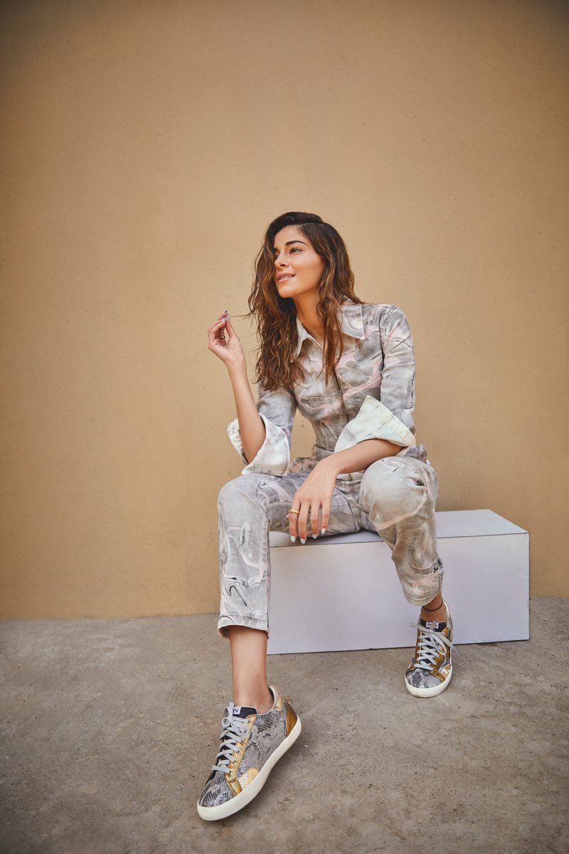 SkechersIndia's tweet photo. Lights. Camera. Flaunt.

Shop now: https://t.co/CEOE4Rou5m

#MarkNason #TheStellar #WinnieShoe #WomenStyle #SkechersIndia https://t.co/epd751GMI5