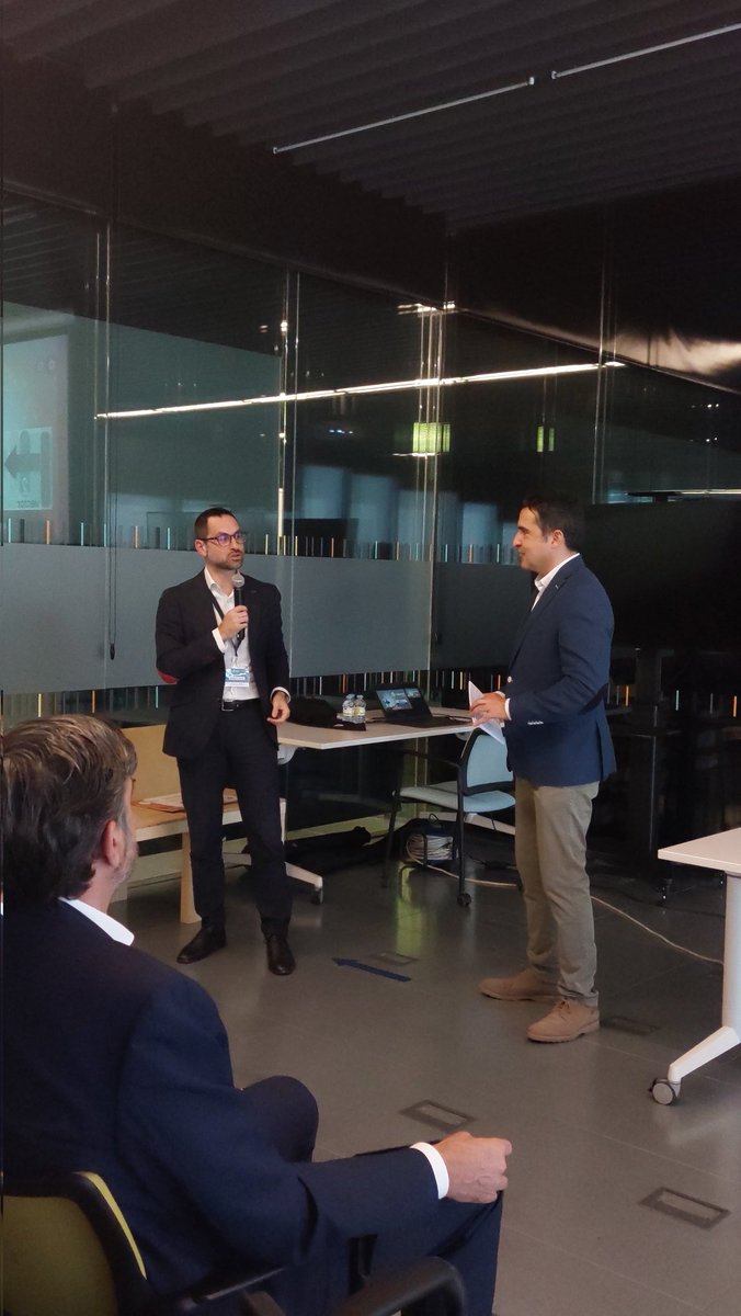 simetria_grupo's tweet photo. La solución presentada por @H2Vector ha sido la que desde #Indertec hemos seleccionado cómo la que mejor resuelve nuestro reto. ¡Enhorabuena! Gracias a #Cobet y Diego Parra por vuestras propuestas.
#AncesOpenInnovation @AncesSpain @LaNaveMadrid https://t.co/z0CWT1HT2o