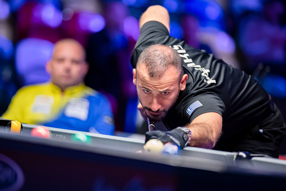 MatchroomPool's tweet photo. 🇬🇷 Former Masters champs @AlexKazakis sends Chris Melling to the losers side with a 9-2 victory over the Brit. Kazakis won nine on the spin after going 2-0 down!

#UKOpenPool 🇬🇧 https://t.co/adkfgsloIE