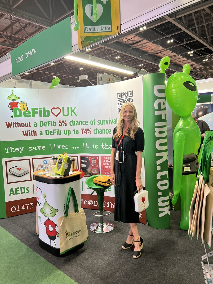 DefibUK's tweet photo. It’s busy on day 3 at the @SHExpo. @louistheroux come and see why saving lives does not have to be an alien concept 😀 https://t.co/E7vKT7Ie6m