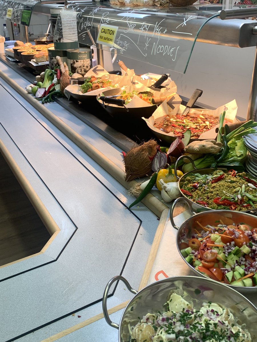 colinnorman11's tweet photo. Sweet and Sour Chicken @MaplesdenNoakes @SchoolCatering @ScottR34 https://t.co/2CRUYCHwjo