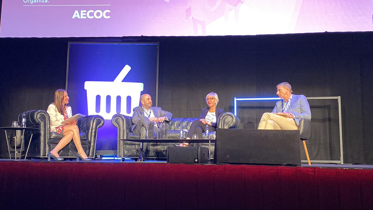 food_retail's tweet photo. Agustín Banda: Ofrecemos colaboración estratégica con los fabricantes,frente a esos modelos que van en dirección contraria: la de destruir valor. @gadis #AECOCECyM https://t.co/1WNM9BqgxM