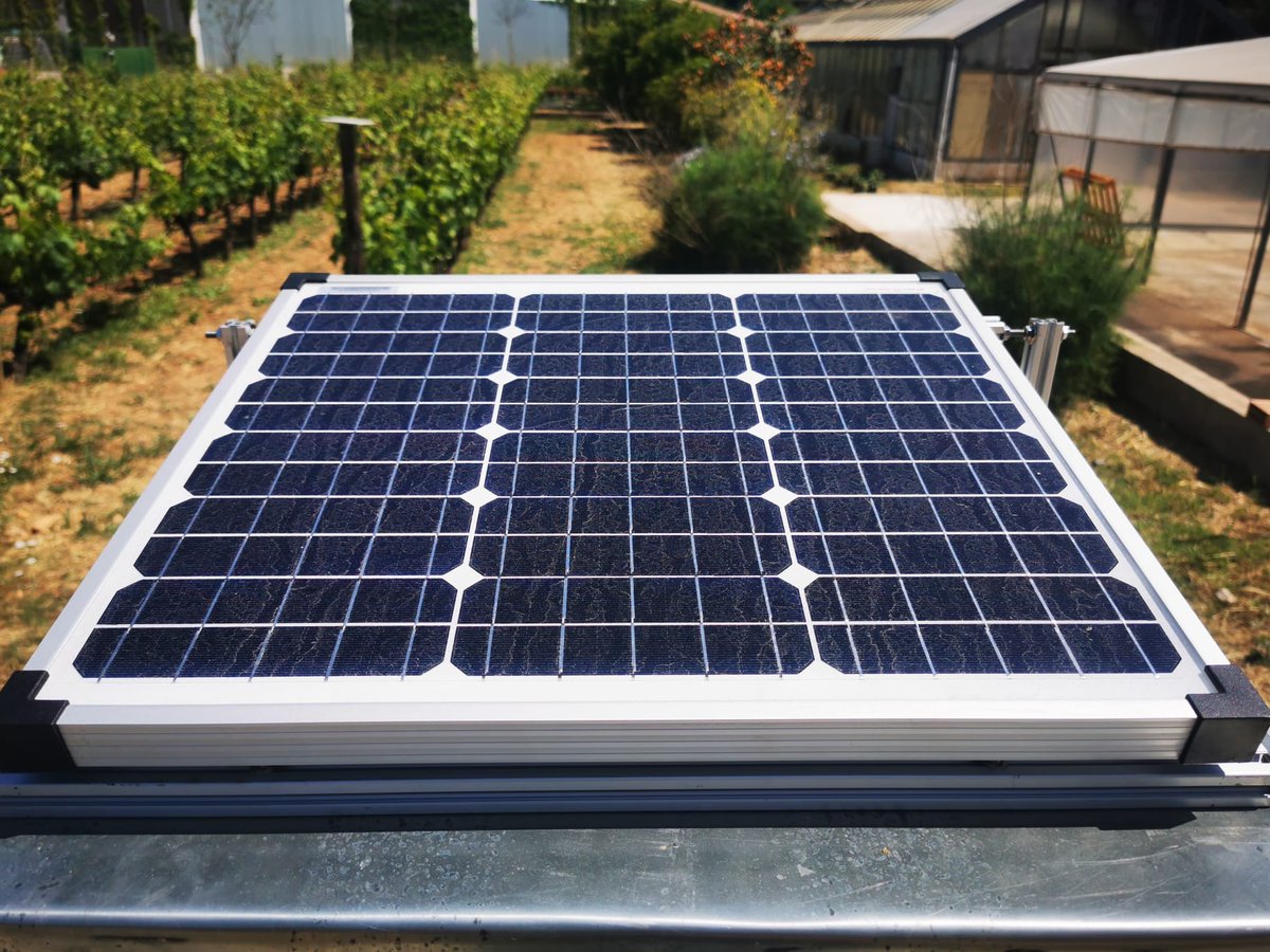 mikel_heredia's tweet photo. Ya estamos muy cerca de instalar las trampas electrónicas en islotes de Baleares, estamos acabando los últimos detalles. Los estímulos cromáticos (azul, amarillo, etc.) atraen insectos polinizadores que serán fotografiados sin necesidad de sacrificarlos.   @ZoologiaUIB @ento_e https://t.co/A75pnC9d5f