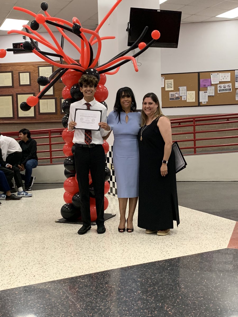 AHSBulldogs's tweet photo. Spring Sports Banquet was a success! Thank you to the Athletics Booster Club for providing SIX student athletes with an scholarship! Congratulations DAWGS!! ❤️🖤@nishilshah03 @marc_sherman13 @Ryan15Dugas @bellareb_ @DecigaEros @taylor_lamnek @SFAHS_Bulldogs @FBISDAthletics https://t.co/ufghAkMQxR