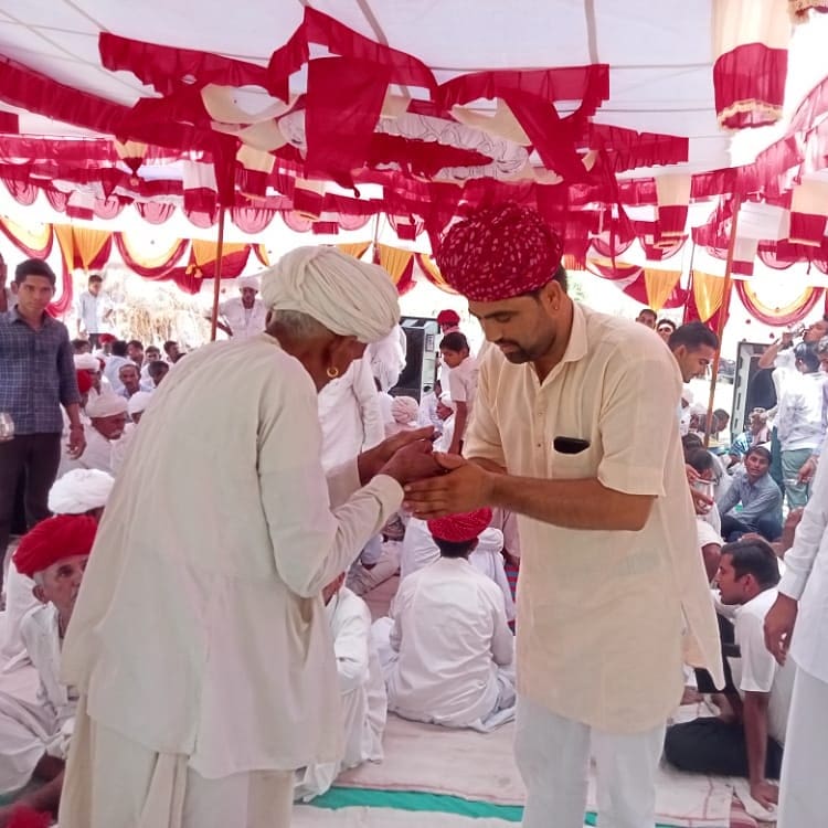siyag_tajaram's tweet photo. आज #गुडामालानी विधानसभा क्षेत्र के #डाबली #बेरीगांव में छोगाराम/प्रभु राम जी सोलंकी परिवार में शादी समारोह  में भाग लिया।#TeamRLPGudamalani #gudamalani #Dabli #Beriganv https://t.co/f9s9a57Ker