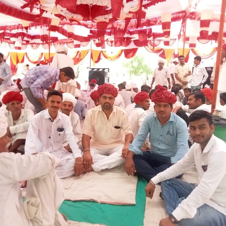 siyag_tajaram's tweet photo. आज #गुडामालानी विधानसभा क्षेत्र के #डाबली #बेरीगांव में छोगाराम/प्रभु राम जी सोलंकी परिवार में शादी समारोह  में भाग लिया।#TeamRLPGudamalani #gudamalani #Dabli #Beriganv https://t.co/f9s9a57Ker