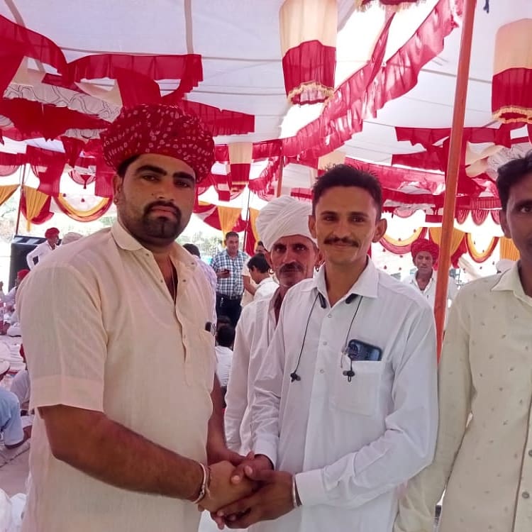 siyag_tajaram's tweet photo. आज #गुडामालानी विधानसभा क्षेत्र के #डाबली #बेरीगांव में छोगाराम/प्रभु राम जी सोलंकी परिवार में शादी समारोह  में भाग लिया।#TeamRLPGudamalani #gudamalani #Dabli #Beriganv https://t.co/f9s9a57Ker