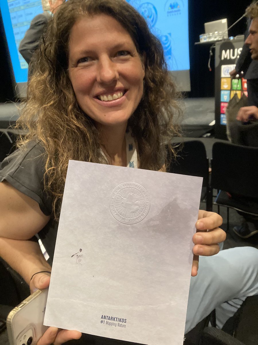 NWO_Science's tweet photo. #Domainscience | The many faces beside pure science itself at the polar symposium: polar jackets, a new magazine on Antarctica, a climate initiative, the @seesnl expedition, diesel particular filters for ships @LucyGilliam https://t.co/ND3EMnDFHy
