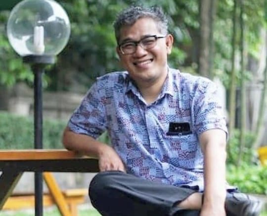 Jangan pernah naikkan orang yang tak pernah siap jatuh. Pemenang sejati itu bisa jadi oposisi sejati setelah kalah. Juga sebaliknya. Jika tidak,
saat jatuh mereka hanya akan jadi polutan udara.

<a href="/budimandjatmiko/">Budiman Sudjatmiko (IG: kelasinspirasibudiman)</a>