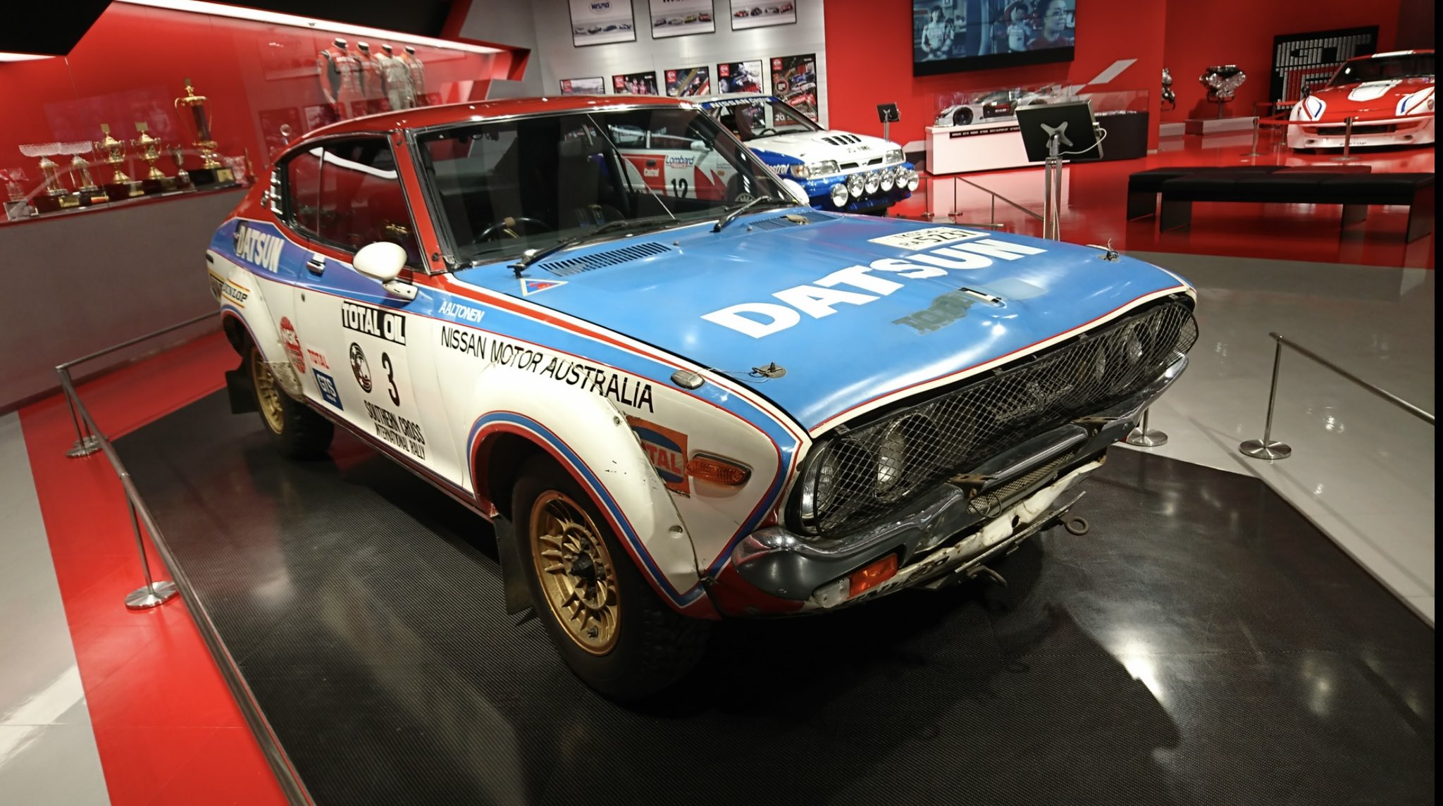 日産バイオレット(710)SSS 新品未使用純正タコメーター DATSUN160J