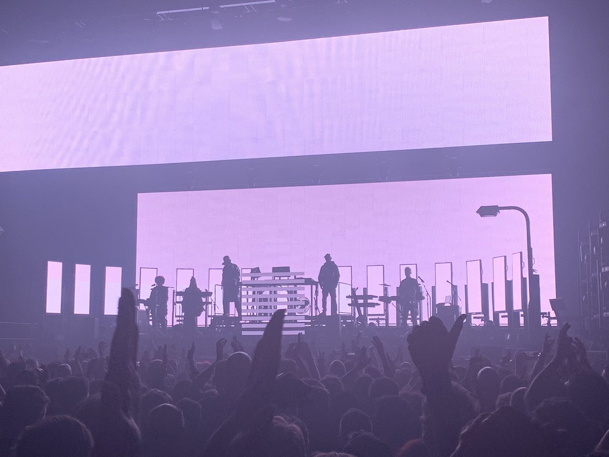 PJvanSchalkwijk's tweet photo. Vandaag nagenieten van het werkelijk geniale concert van de Pet Shop Boys. Wat een helden! Wat een muziek! #PetShopBoys https://t.co/3Qzwd47Van