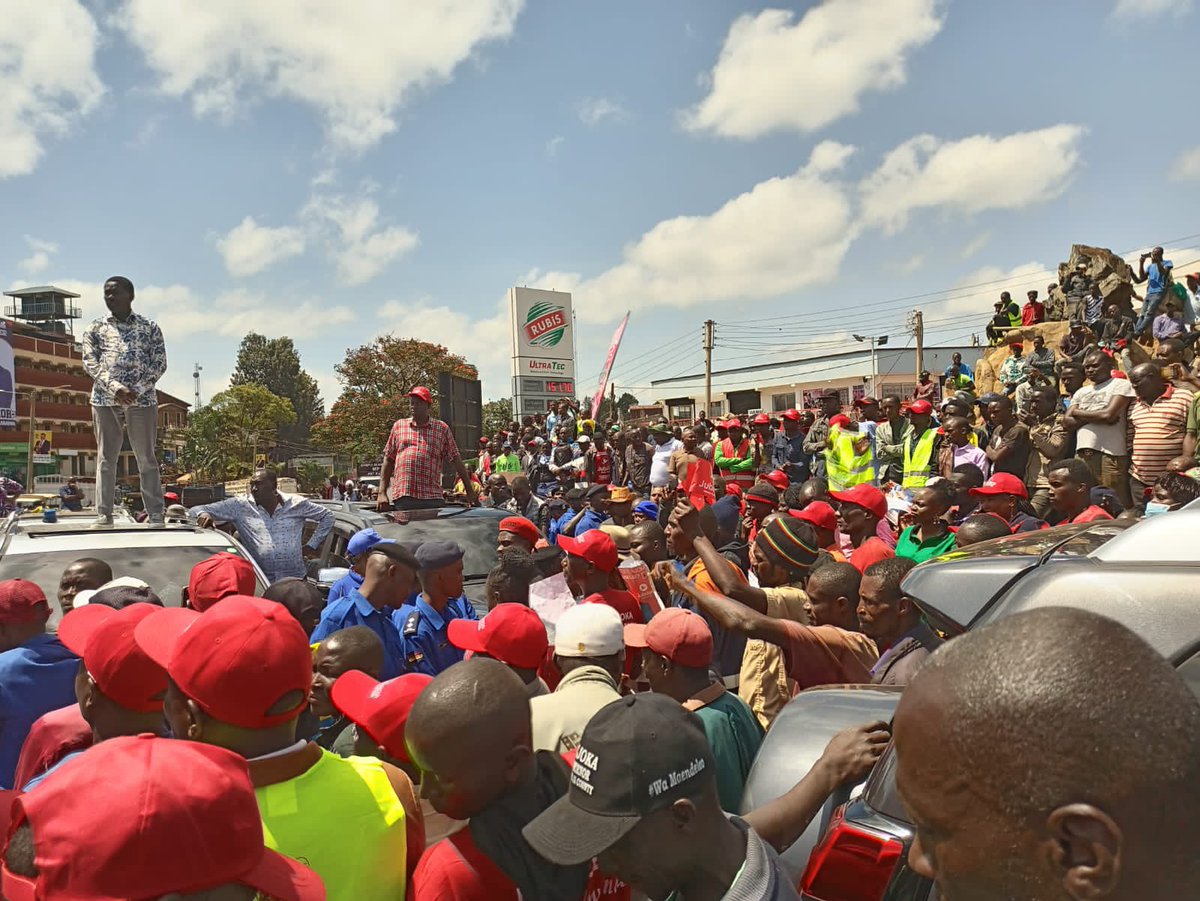 MarthaKarua's tweet photo. Day 3 we set out for Chogoria and Chuka Tharaka Nithi County.
Our message today: No matter where you stand, we can disagree without insults and heckling.
Because after August 9th, we will have to still live with one another.
#HeshimaSiUtumwa #Inawezekana https://t.co/CzjaQmMkGz