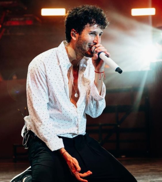 PepiSYatra's tweet image. Buen jueves!!! 🌞🧉🥶 
#Basicamente al #DharmaTour 🤞🙏🌙🪐 @SebastianYatra
youtu.be/KNS6O1mUx6M