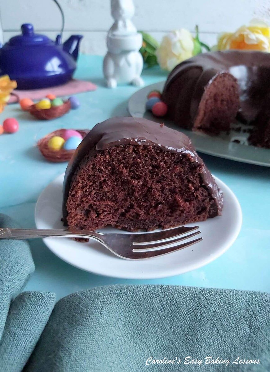 Online_Baking's tweet photo. Devil’s Food Cake Day

Are you a beginner baker, or just wanting something with minimal decorating skills required?  Look no further than this Devil's Food Bundt Cake.   Recipe in gram, ounce &amp; cup measurements as standard. 
https://t.co/rR46ofbFJL https://t.co/YIUD01PgiP