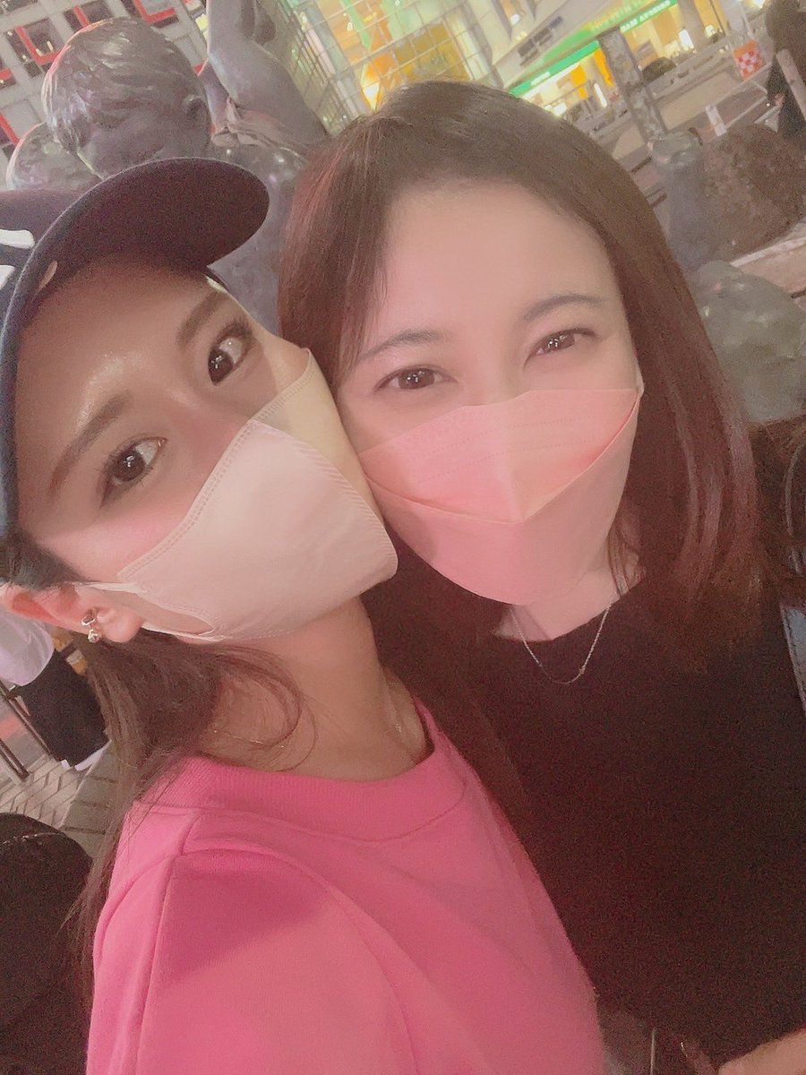 Honda_Hitomi84's tweet photo. おめちゃんとご飯行ってきた✨
初めてご飯行ったのに気を使わずにいれるって不思議！！らぶ❤️ https://t.co/YH8TvM1JFj