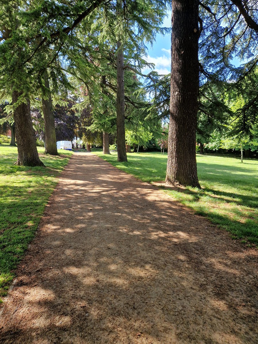 WILTSCIL's tweet photo. Nothing like connecting and killing two birds with one stone. Introducing walking to one and connecting another to Salisbury Fall Prevention.
#killingtwobirdswithonestone
#Wiltshire
#makesomeonewelcome
#communityconnecting
#goodlife
#wellbeingwalkssalisbury https://t.co/1lPX5x3wRP