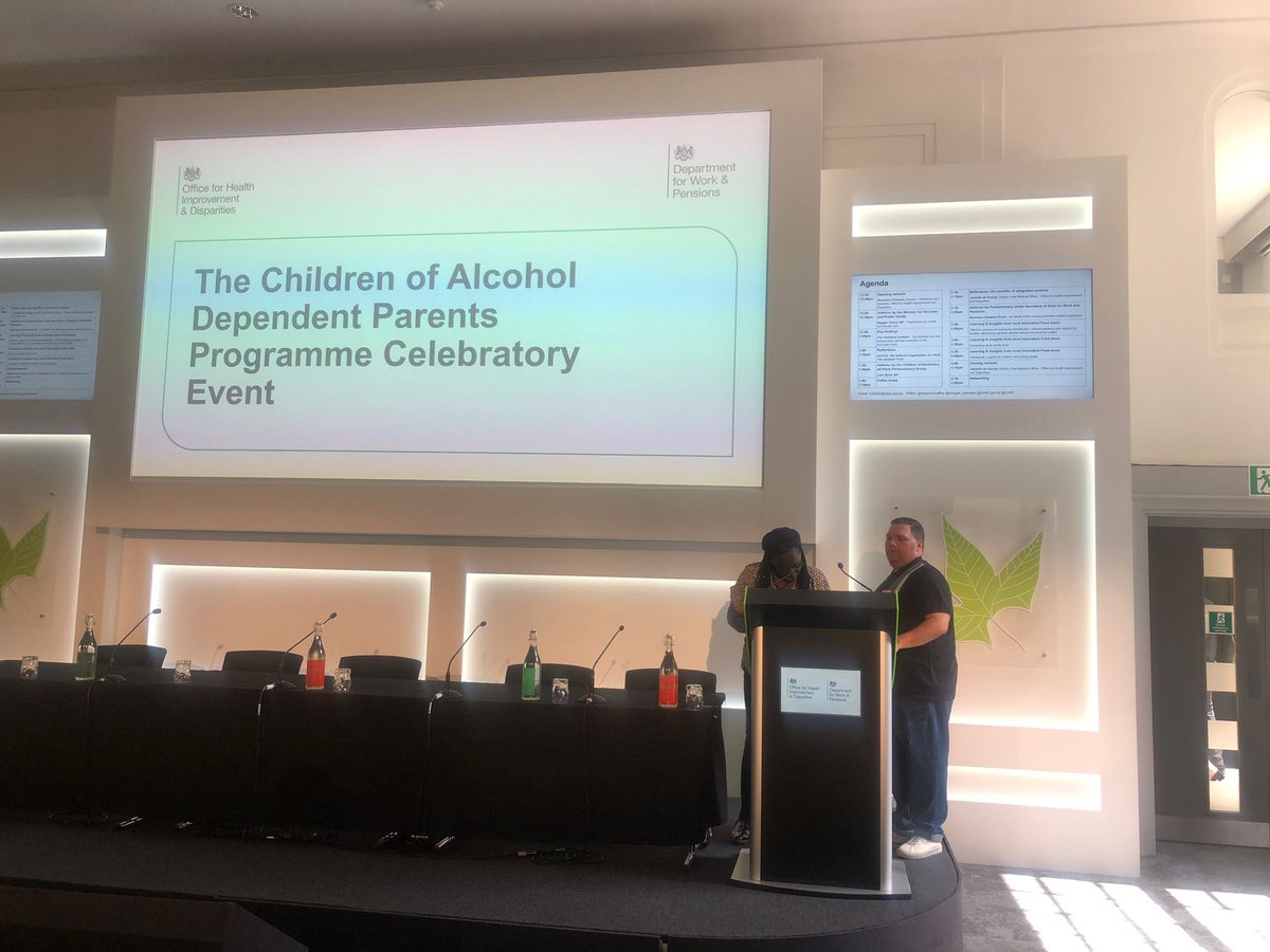 CGL_BB_StHelens's tweet photo. @J_mawhinney1 is preparing to give a talk in relation the the Building bridges project at the children of alcohol dependent parents programme celebratory event #familiesinrecovery https://t.co/rdIb3EJJHH