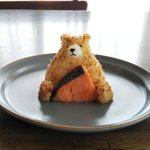食べちゃうのがもったいない･･･!熊と焼き鮭のおにぎりが可愛すぎる!