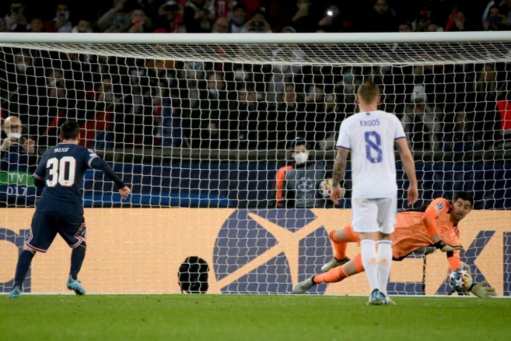 Javiquese's tweet photo. 1. Nuestro portero, porterazo,el gran Thibaut Courtois @thibautcourtois. Temporadón,paradas imposibles, vitales,increíbles,me quedo con el penalti al todopoderoso Messi,en ese momento dije de coña,ahí está la https://t.co/TQ8ybyRhdP olvido las 2 al Chelsea y al City, increíble https://t.co/2b2AIgAOAa