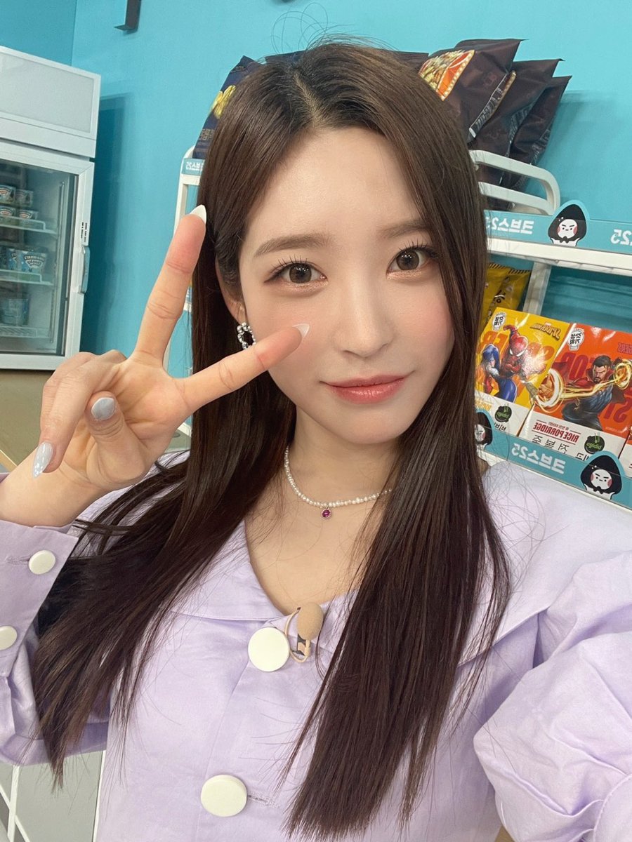 [1] 오래 기다리셨습니다~~~ 상큼 비타민 클라씨 셀카 업어가세요 >.~❤️

#매터돌 #CLASSy #클라씨 #채원 #선유 #형서

youtu.be/zFUJ2x3IV24