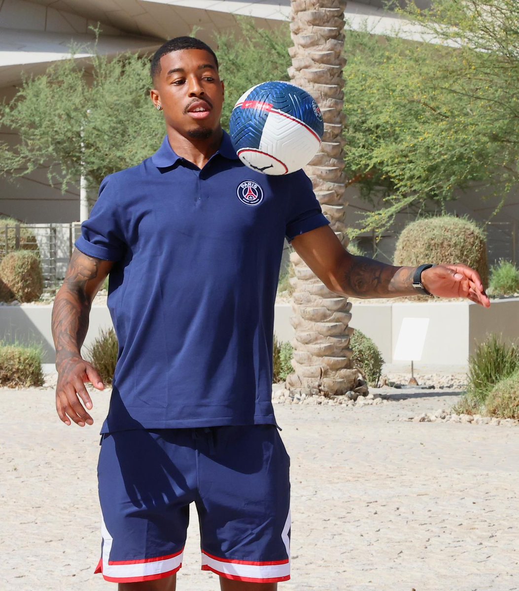 MCFootballFR's tweet photo. Carnet de voyage 📓✈️🇶🇦 #AlexandreLetellier #PresnelKimpembe #SurTousLesTerrains https://t.co/UwgRA4PcFS