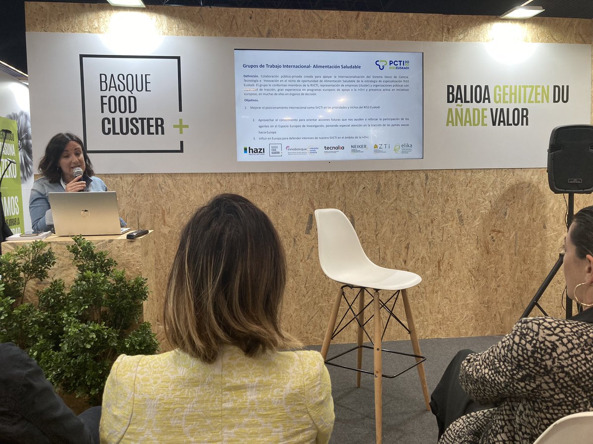 BasqueFoodClust's tweet photo. Nuevo encuentro de #internacionalización del grupo de pilotaje de Alimentación Saludable #RIS3Euskadi que celebramos en #F4F2022
 
🇪🇺Conocemos la experiencia de  @GrupoAAguinaga y #Befoodlab en proyectos europeos de #innovación e I+D+i https://t.co/oVt3l7P1K5