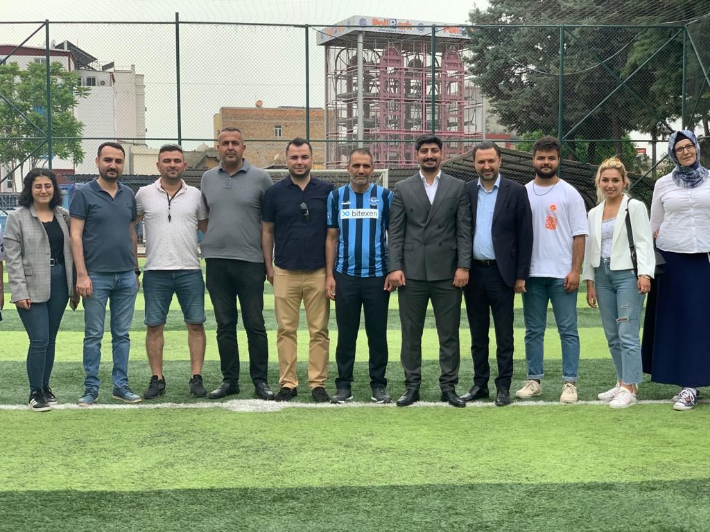 yuregiredeva's tweet photo. .@yuregiredeva @yuregirdeva_kpb @YuregirGencDeva Olarak #19MayısGenclikveSporBayramı Münasebetiyle 5 Ocak Demirspor Kulübünü Ziyaret Ederek Genç Kadın Futbol Takımıyla Buluştuk. Gençlerimiz Eğitim ve Spor Hayatlarını Birlikte Yürütmek İstiyor.
#DEVAgençlikte #DEVAsporda https://t.co/EitRwx2RmY