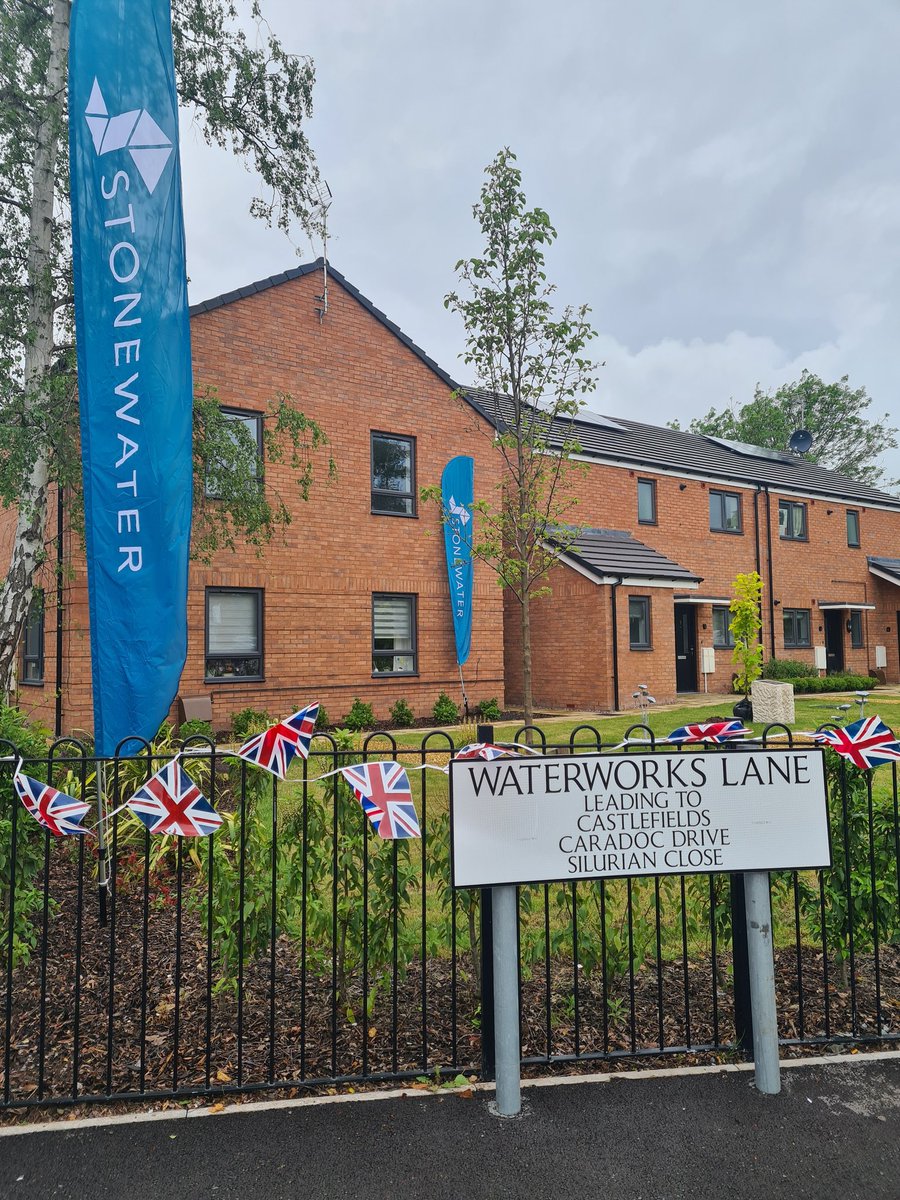 EricaHillmanSW's tweet photo. Fantastic morning welcoming HRH the Duke of Kent to @StonewaterUK's opening of Nodens Mews in Leominster 🇬🇧 https://t.co/I8AzR3KeU2
