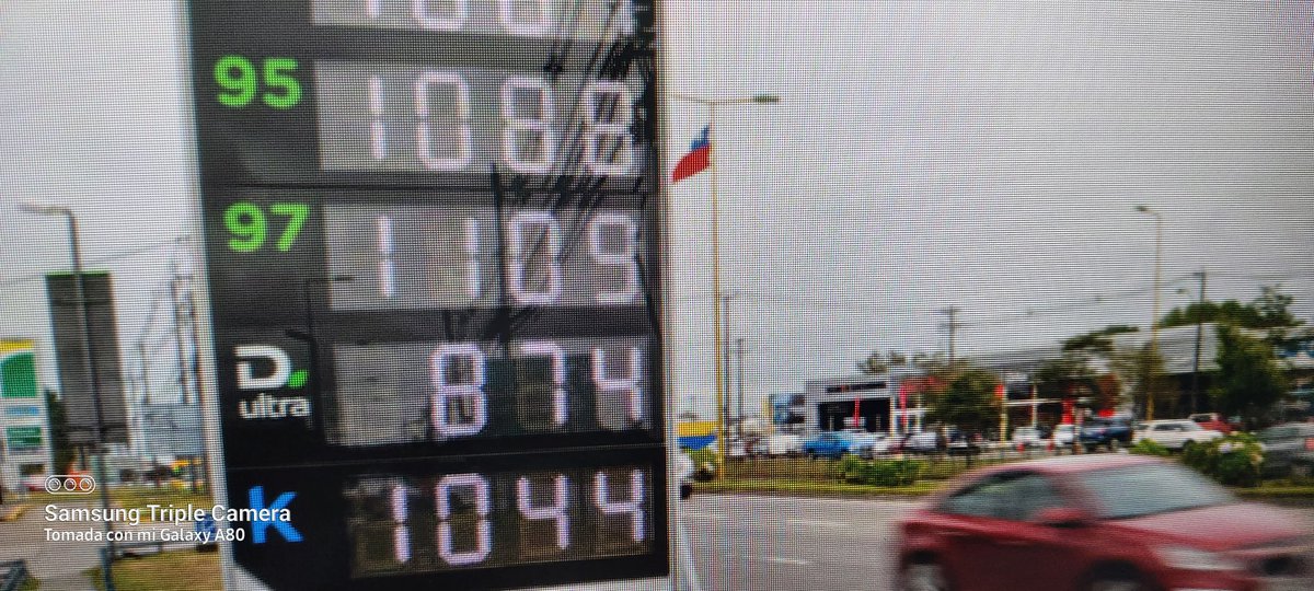 RadioNuble's tweet photo. Enap informa nueva alza en el precio de los combustibles y diesel: GLP reporta caída de $ 6,8 pesos por litro .jm.(f.BioBio) https://t.co/hLVDsgGtFl