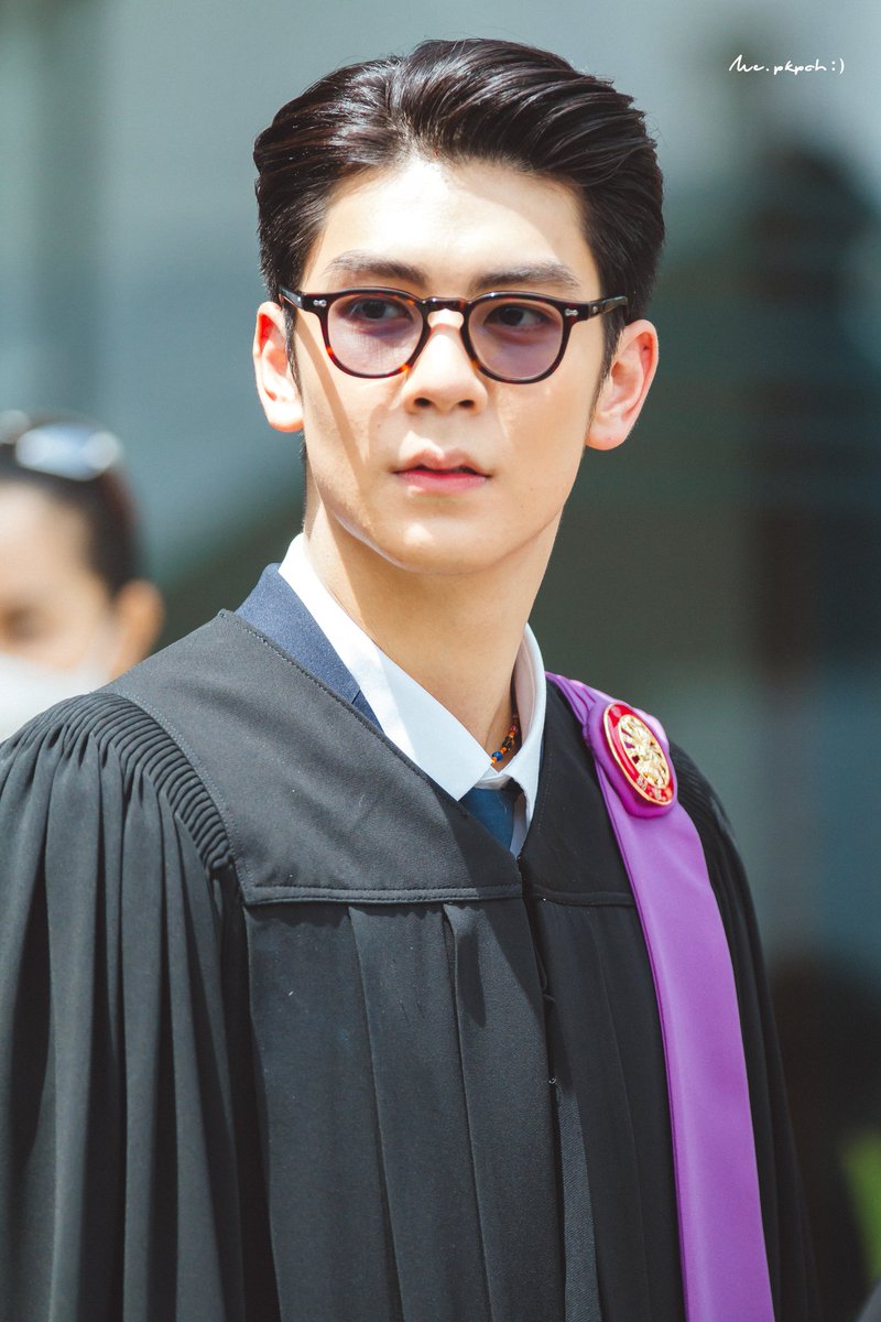 Me_Pkpch's tweet photo. Congratulations​  jaa 💖👨‍🎓 💐

@ryuvachirawich
#RyuVachirawich #ryupower https://t.co/pZ4BqaogdH