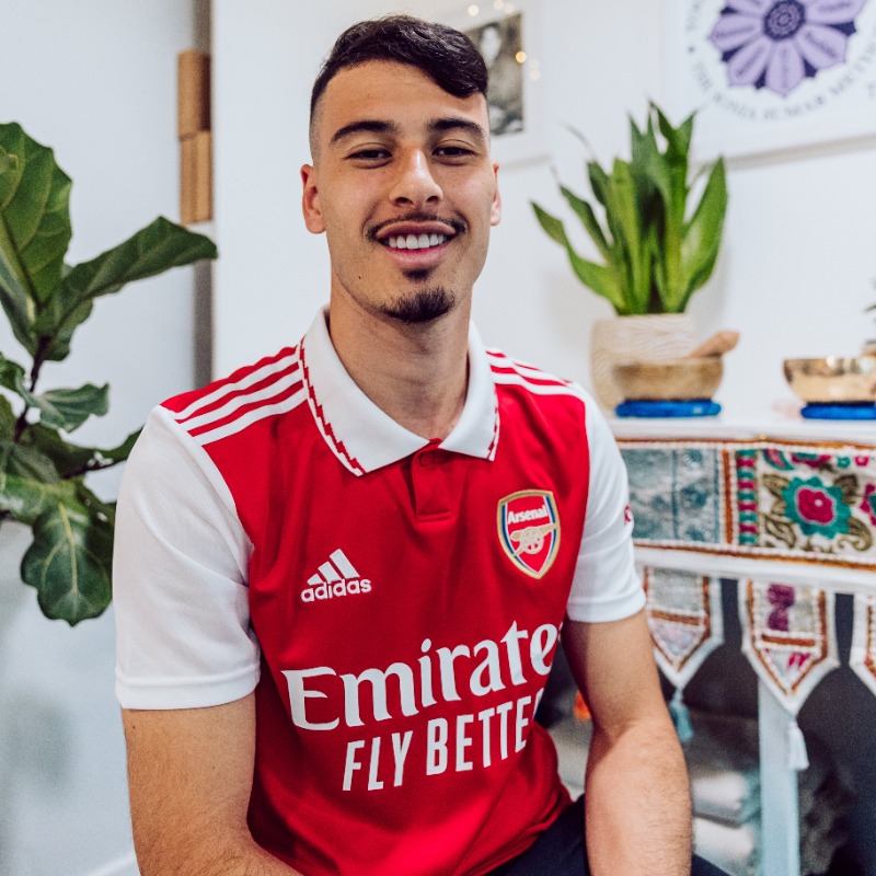 TikiTakaConnor's tweet photo. I'll be giving away a 2022-23 Arsenal home shirt to one person. 🔴

To be in with a chance to win simply:

◉ Retweet this post
◉ Follow me on Twitter
◉ Follow me on @VOLEapp.

Winner announced on Sunday evening. Good luck. 🌟

Link below.👇