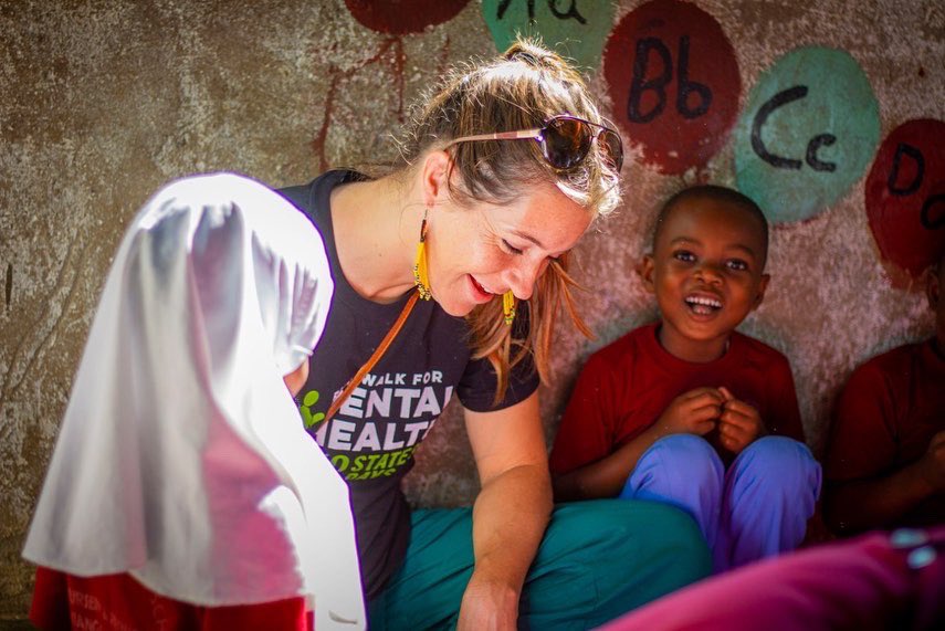 Everyone has the ability to help someone with their lives, no matter how small ❤️ @int_volunteers 

#internationalvolunteers #zanzibar #volunteer #oman #volunteering #education #children #africa #tanzania #volunteerism #explore