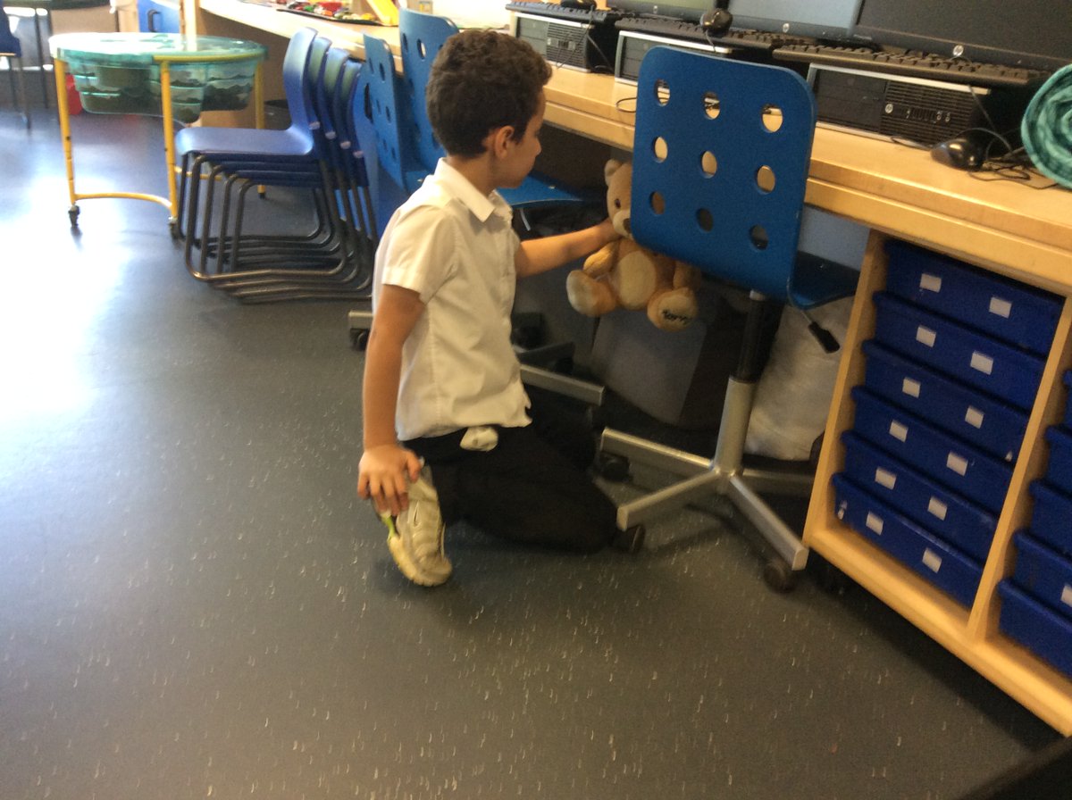 GlencoatsPS_'s tweet photo. P3/4 were playing a game to help us with positional language. Somebody stood outside while another hid the bear. We had to give accurate descriptions using left, right, forward so that the bear was found! π§Έπ»πΆ#PositionandMovement https://t.co/6gWjJlBcCt