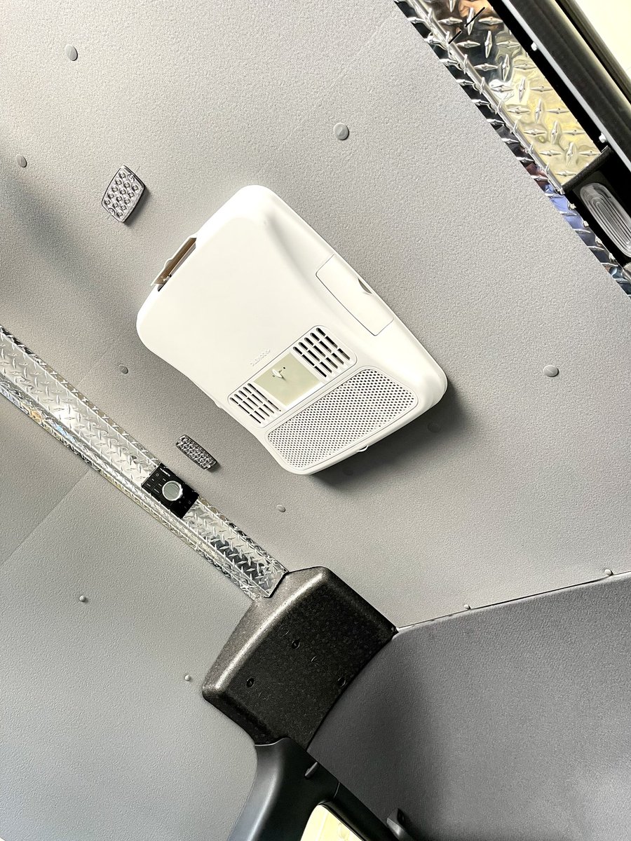 MobileColdSol's tweet image. 4x4 Mercedes-Benz USA Sprinter upfit with Legend Duratherm wall/ceiling/door liners, rack with vibration isolator feet, @RangerDesignInc workbench, fuse box &amp;amp; receptacles, LED lights, e-track, and a low profile rooftop AC unit. Generator system to be installed.  #repeatcustomer