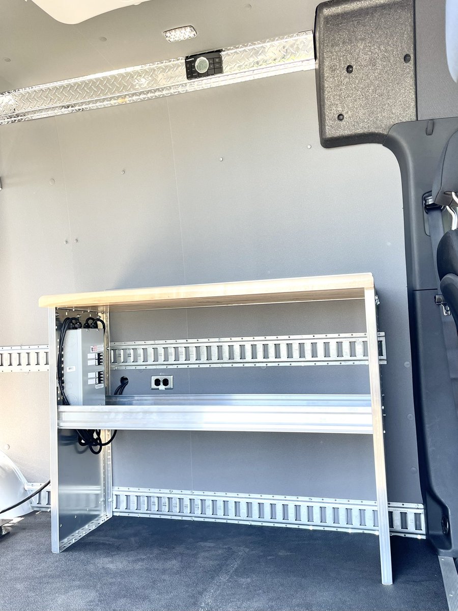 MobileColdSol's tweet image. 4x4 Mercedes-Benz USA Sprinter upfit with Legend Duratherm wall/ceiling/door liners, rack with vibration isolator feet, @RangerDesignInc workbench, fuse box &amp;amp; receptacles, LED lights, e-track, and a low profile rooftop AC unit. Generator system to be installed.  #repeatcustomer