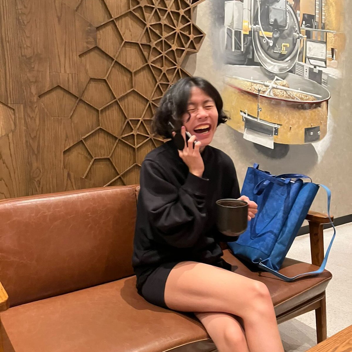 moft_global's tweet photo. Best work accessories in the coffee shops! Work anywhere with MOFT!
📷 :@bellesupisara
#moft #moftfloat #moftsnapstand #moftsnapholder #workanywhere #coffice #coffeework #maketheworldyouroffice https://t.co/ciS1HweIsw