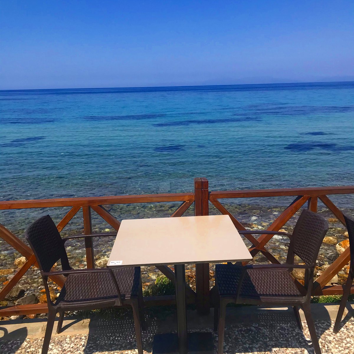 "Bakışlarında beni dinlendiren bir şey var;kıyısındaymış gibi en sakin  denizlerin..."
<a href="/kalbinfisiltisi/">whisperofwordsandnature🍀</a> 
@whisperofwordsandnature 
 🍀📚📝📸👣

#travelphotography #blue #sea #sky #nature #love #doğa #fotoğrafçılık