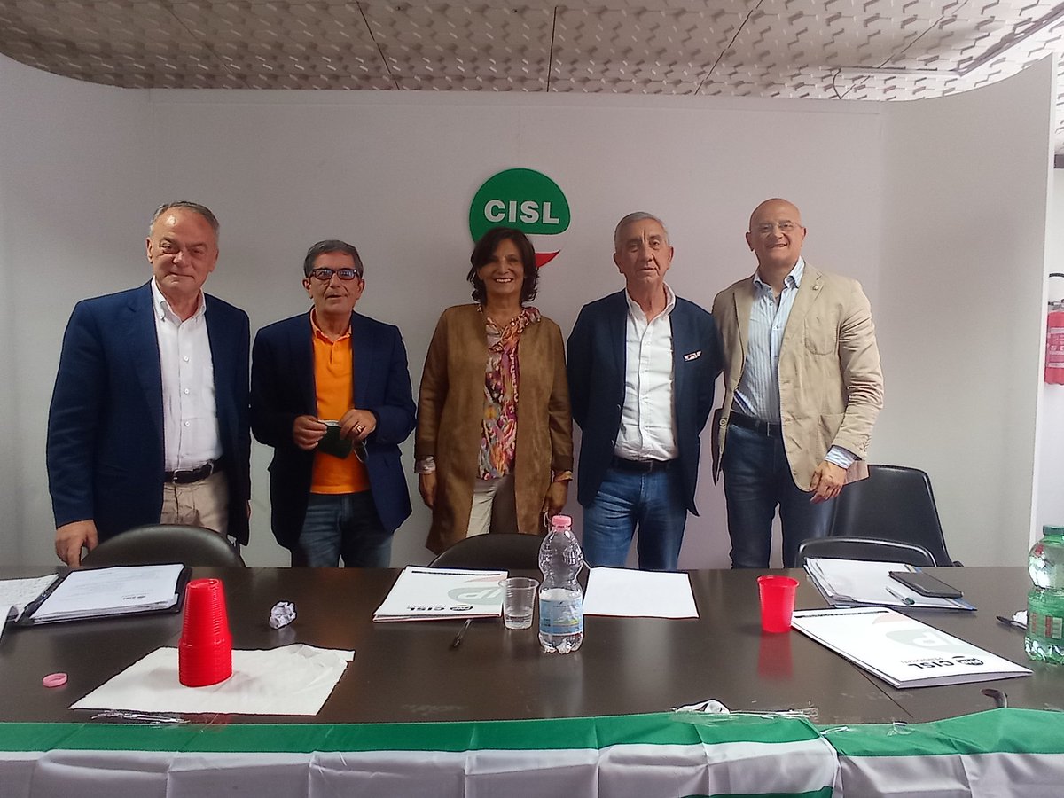 CislTaBr's tweet photo. #Ust La segreteria @pugbt #CosimoPanarelli #AdeleRizzo #SalvatoreDiNoi con @TuriFilippo @gianfr_solazzo @FnpCisl @fnpcislpuglia1 @CislNazionale @CislPuglia https://t.co/RrO0vPI1Co