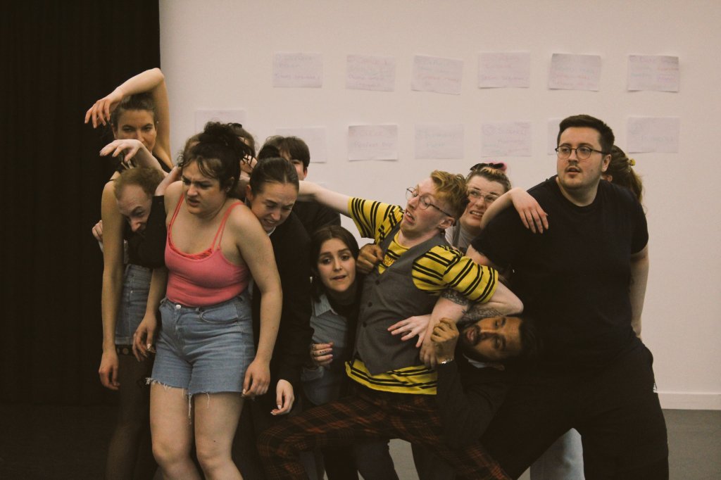 We can all feel a show coming tommorrow.
<a href="/babel_theatre/">Babel Theatre</a> <a href="/McrSchArt/">Manchester School of Art</a> 
#insearchoffathers
Book your tickets:
eventbrite.com/e/performance-…
