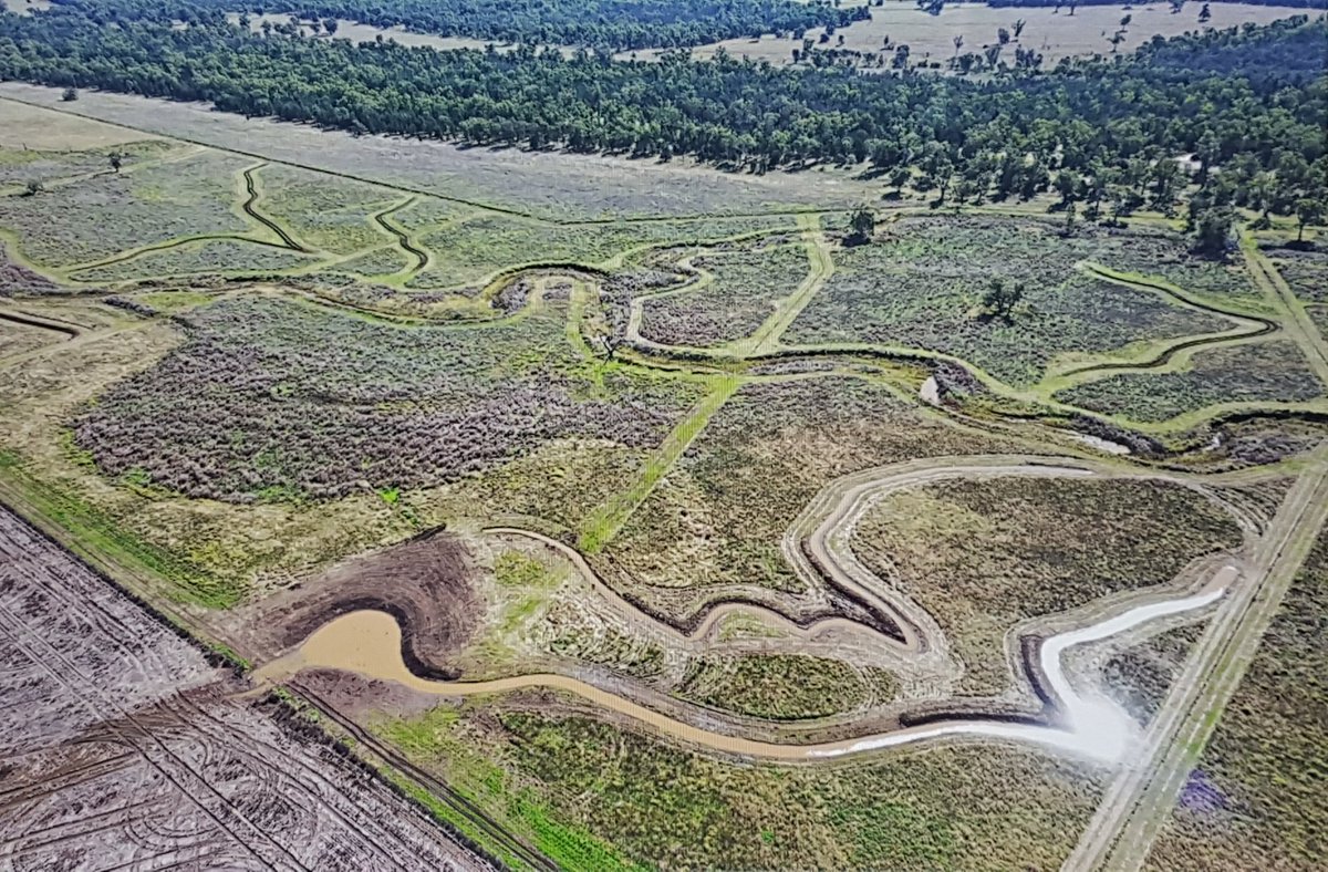 land_hydro's tweet photo. Landscape #rehydration &amp; erosion mitigated. Bankless contours finished Wed, infiltrating &amp; spreading 40mm rainfall from 88ha cropping drainage before the weekend 👍🏻Part 1 done! 😎 @wv2017 @vanessapino @SiaSydney @SydneySOLES @pbinarrabri @Sydney_Science https://t.co/KOt1BcatCp
