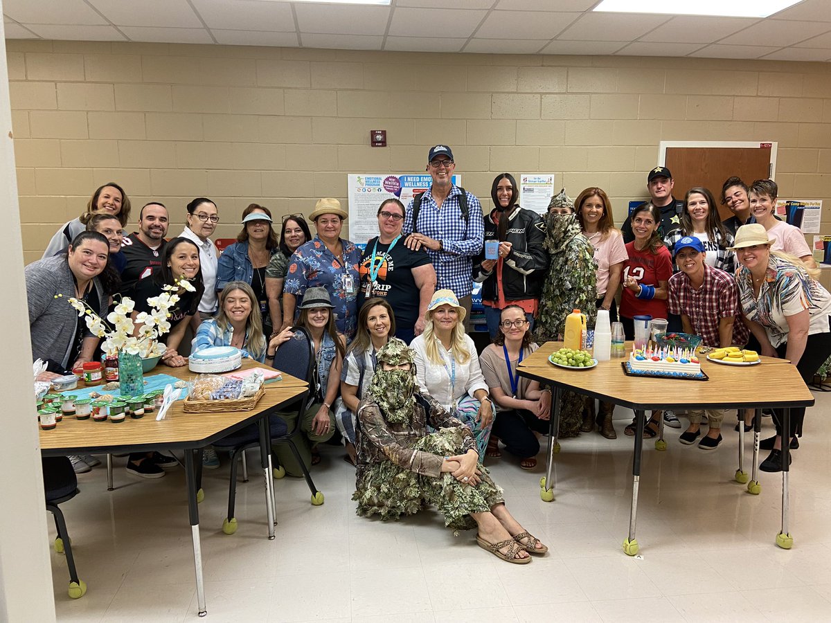 JillRexford's tweet photo. HAPPY 60th BIRTHDAY GARY DAVIS! We 💙 celebrating all versions of YOU! @EESpanthers @davisj21 https://t.co/FrSG4r9mVn