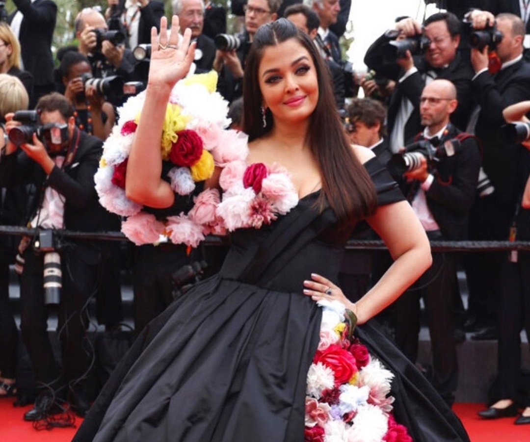 ArvindranArvind's tweet photo. The Queen is back💃 #CannesFilmFestival #FestivaldeCannes2022 https://t.co/RRugyLT4Kn