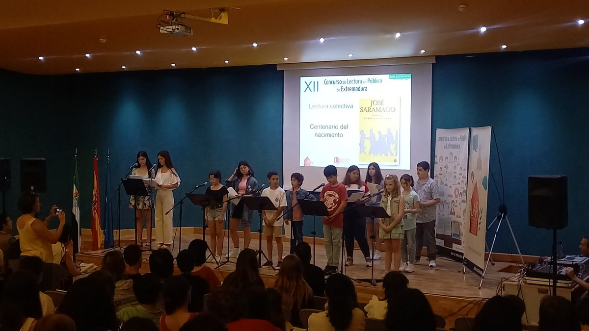 Entrañable lectura colectiva de todos los premiados del ensayo sobre la ceguera del portugués José de Saramago en honor al centenario de su nacimiento.
#clp2022