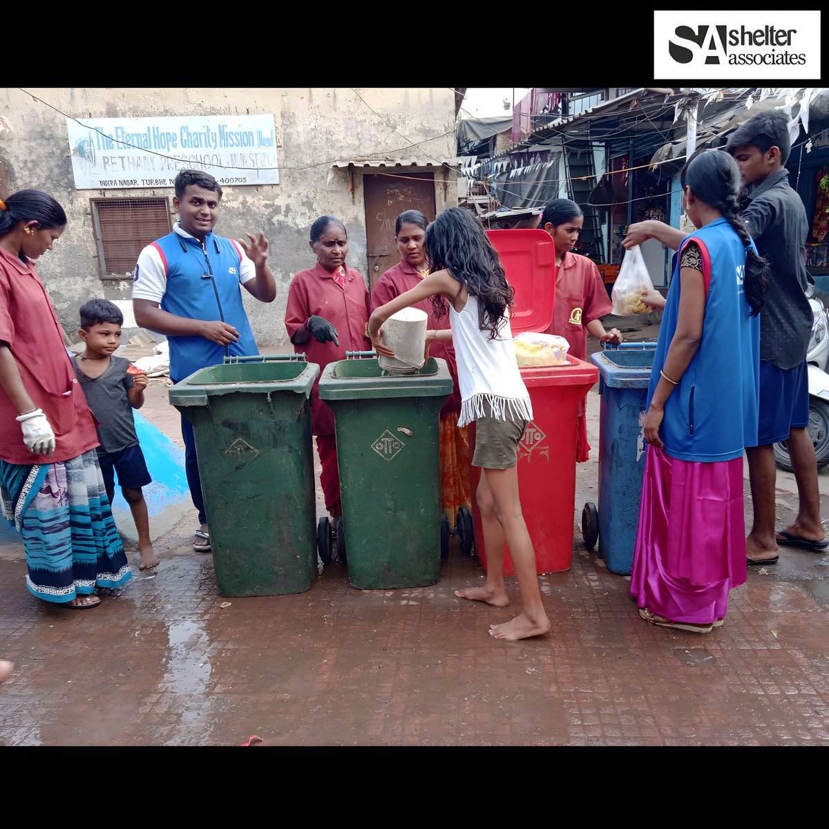 ShelterAssts's tweet photo. Step Towards Consciousness
Community meetings took place to train the waste collectors on special maps and data so that it would be easy to divide the community into different pockets and they can collect the garbage accordingly.
#savesoilcampaign #wastemanagement #conciousplanet https://t.co/kAs5fDh0iK