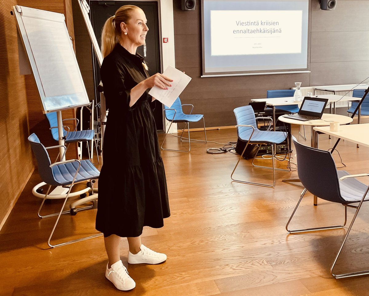 Kuukausikokouksen toinen asiantuntijaesitys, <a href="/RaijaGynther/">Raija Gynther</a> kertoo meille aiheesta #Viestintä kriisien ennaltaehkäisijänä.

Erinomaisen hyviä puheenvuoroja!