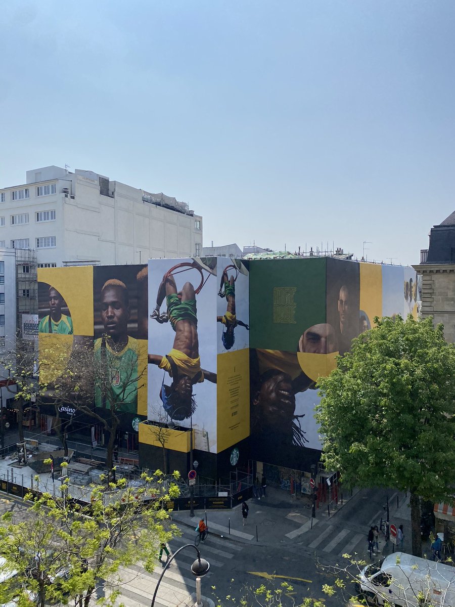 J’en reviens toujours pas 😅 L’<a href="/AssoAUTREMONDE/">Autremonde</a> s’affiche en (très) grand avec le soutien de <a href="/6esensimmo/">6e Sens Immobilier</a> ✨ 
Une collaboration pilotée par <a href="/soqo_fr/">Soqo*</a>  🤝