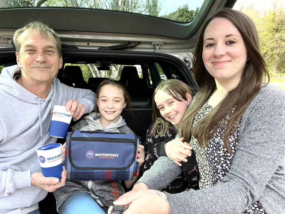NigeHiggins4's tweet photo. AD Here we’re pictured at Mumbles, Swansea for our picnic in the Skoda Kodiak which we test drove with @MotorpointSwansea. Read more about our #MotorpointExperience here https://t.co/MviJkyJJiz @motorpoint https://t.co/t4UgF1atlo