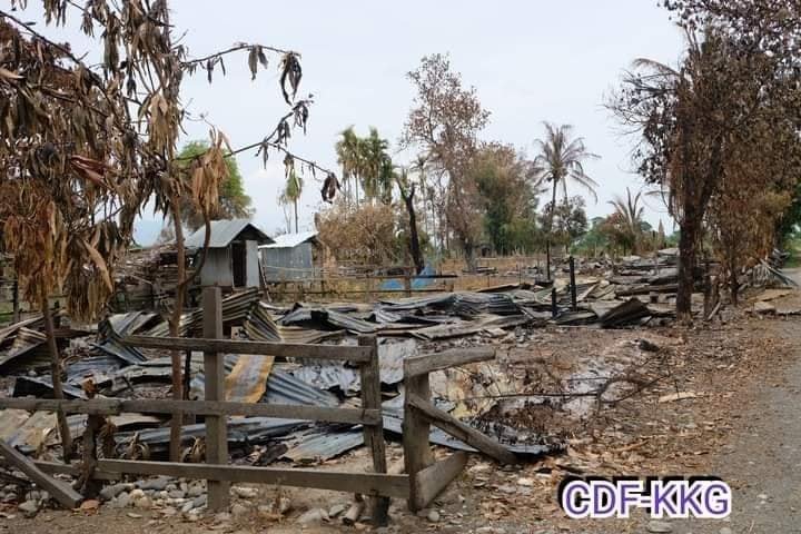 IrrawaddyNews's tweet photo. Junta troops have torched at least three villages on the eastern bank of the Myitthar River in Sagaing Region’s Kale Township since May 15, according to a local who fled his village. (Photo: Over 100 houses were burnt by junta troops in Sha Poe Village) #WhatsHappeningInMyanmar https://t.co/j1abeUtb4S
