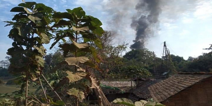 DVB_English's tweet photo. SAGAING —65 homes and three civilians, including two elders, were killed in two military arson attacks and heavy shelling in Ywar Shay village on May 13 and 15. “I heard the military staged arson attacks in Sagaing but I never witnessed these types of crimes. /1 https://t.co/BFhw2ElVgY